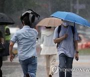 [날씨] 전국 소나기 이어져.."돌풍·우박 주의"