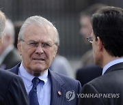 (FILE) USA RUMSFELD OBIT