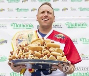 USA NEW YORK NATHAN'S FAMOUS HOT DOG EATING WEIGH-IN