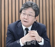 이재명 '미 점령군' 발언에 야권 잠룡 총공세..尹도 가세