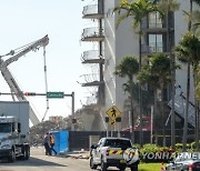 USA FLORIDA BUILDING COLLAPSE AFTERMATH