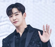 [포토] SF9 로운, '190cm 넘는 슈트핏'