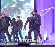 [MD포토] SF9 '역시 믿고 보는 퍼포먼스'