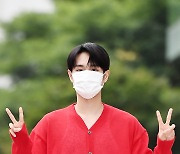 AB6IX 이대휘 '2 더하기 2는 이대휘'[포토엔HD]