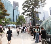 당국 "'4차 유행' 확산 못 잡으면 이달 말 확진자 2000명 넘을 듯" (종합)