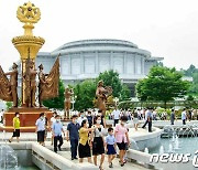 차분히 김일성 기일 보내는 북한..마스크 추모 릴레이