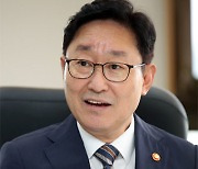 박범계 "스타트업은 신생아..충분한 법적보호 받아야"