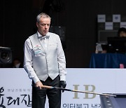 '인간 줄자' 야스퍼스, 16강 리그전 3일차 5전 전승 질주