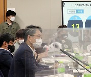 최저임금 결정 후 기자회견 갖는 박준식 위원장