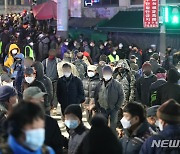 '골병'드는 중소기업 고용, '제조·도소매업' 일자리 15만개 감소