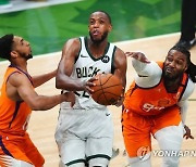 [NBA FINAL] 미들턴이 이끈 밀워키, 홈에서 2연승 거두며 시리즈 원점