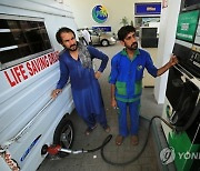 PAKISTAN ECONOMY PETROLEUM PRICES