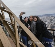 Virus Outbreak France Eiffel Tower