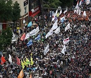 [사설] 코로나 전국 대유행 양상인데 민노총 집회 강행한다니