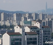 서울 아파트 큰손은 '4050'.."패닉바잉 2030도 부모 도움"