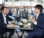 [포토]이야기 나누는 이준석 대표-윤석열 후보