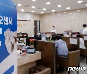 IPO대어 풍년에 '업종대장주' 지각변동..금융·게임도 교체 유력