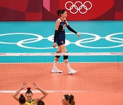 '김연경 분투' 여자 배구, 브라질에 0-3 완패..힘에서 밀렸다