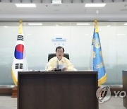 문대통령 "비수도권, 내일부터 3단계로 일괄 상향"