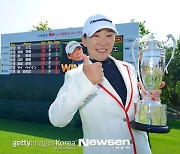 '5타 차 압도적 우승' 신지애, 시즌 4승이자 프로 통산 61승 달성