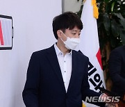 이준석, 尹캠프 장예찬·이두아 겨냥 "상도덕 땅에 떨어져"