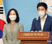 윤석열, 입당 몸풀기..'캠프 영입인사 김종인계·친박 주축'