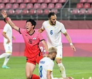 루마니아 자책골로 앞서 가는 한국 축구