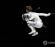 APTOPIX Tokyo Olympics Fencing