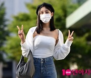 [TEN 포토] 러블리즈 정예인 '갸냘픈 어깨 강조한 오프숄더'