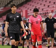 '알까기'에 이어 또..아마추어도 안하는 실수한 GK 송범근[올림픽 축구]