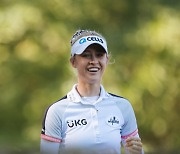 환하게 웃는 넬리 코다 [LPGA 에비앙 챔피언십]