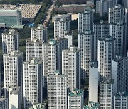 전국 아파트 절반이 5억 넘었다..서울 강북 중위가격 8억8천