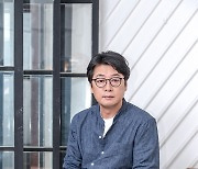 눈시울 붉어진 김윤석 "남북 문제보단 평범한 영웅들의 이야기"
