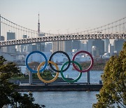 개막 나흘째 日, 코로나19 신규 확진자 '폭증' 4692명..올림픽 관련 감염자 148명 [도쿄올림픽]