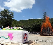 '불교 사회운동' 헌신 월주스님 영결식 엄수.."속히 돌아오소서"(종합)