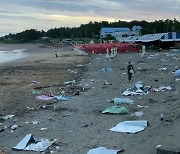 "제주 이호테우해변, 모래 반 쓰레기 반" 허지웅, 몰상식한 관광객들 비판