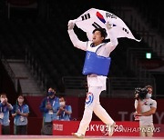 [올림픽] "저를 보고 힘내세요" 림프종 이기고 태권도 동메달 딴 인교돈