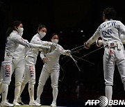 한국 女에페, 중국 눌렀다..단체전 결승진출 '銀 확보'[도쿄올림픽]