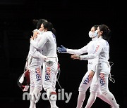 [MD포토] 펜싱여자 에페 단체 '은메달도 괜찮아'