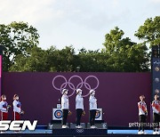 워싱턴포스트의 극찬, "올림픽 9연패 한국여자양궁, 매혹적이고 인정사정 없었다"