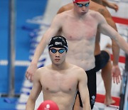 가능성 보인 황선우, '광속' 스퍼트에도 경험 부족.. 자유형 200m 7위 마무리