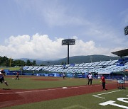 외신 "올림픽 조직위-일본 정부, 야외 경기 한해 제한적 관중 입장 검토 중" [도쿄올림픽]