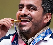[도쿄 올림픽] '테러리스트가 금메달리스트로'..이란 사격 선수 논란