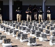'코카인 3416kg'..마약 적발한 파라과이 경찰