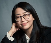 '킹덤' 김은희 작가 "전지현, 바짓가랑이 붙잡고 매달려서라도 섭외해야 했다" [MD인터뷰](종합)