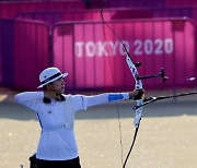 안산, 개인전 16강 진출..양궁 사상 첫 3관왕 도전 기회 [도쿄올림픽]