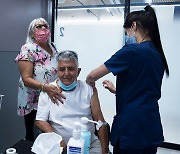 이스라엘, 60세 이상 고령자에 코로나19 백신 '3차 접종'