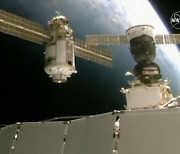 러 우주모듈 '나우카' 도킹 후 ISS 기울어..미 신형우주선 스타라이너 시험비행 연기