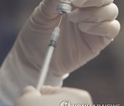 백신 준비하는 의료진