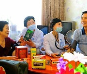 북한, 의료제도 '우수성' 선전.."지극한 정성으로"